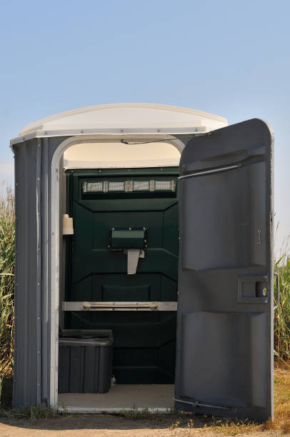 Best Portable restroom trailer rental  in Twin Lakes, CA